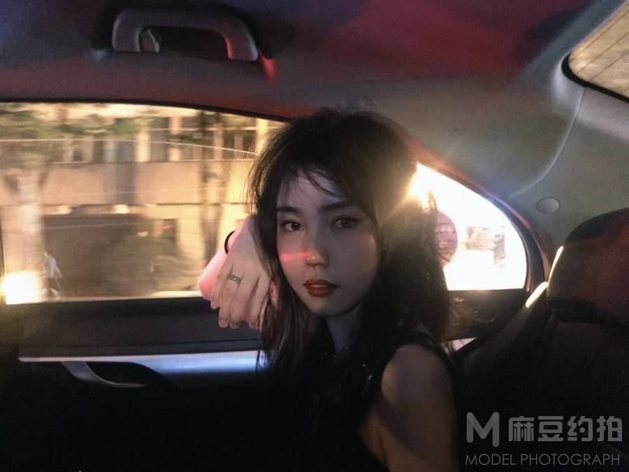 纪实模特