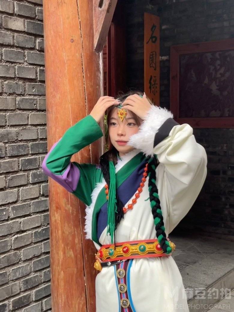 校园模特