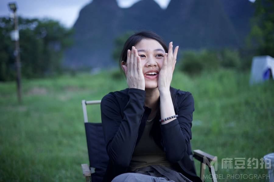 情绪模特