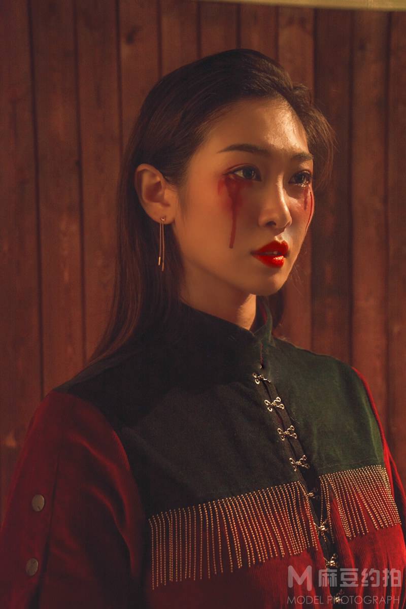 情绪模特