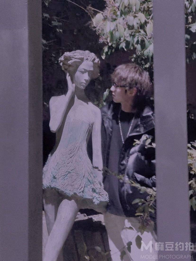 情绪模特
