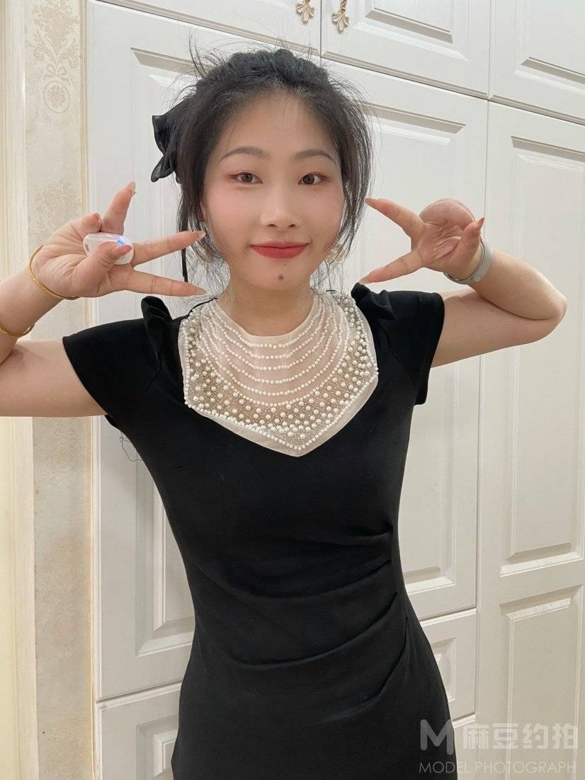 清新模特
