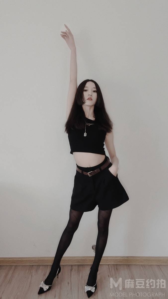 黑白模特