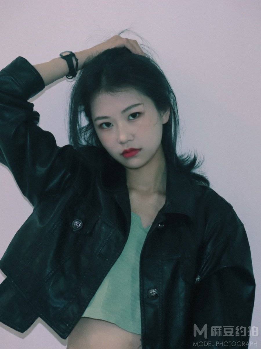 黑白模特