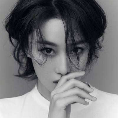 黑白模特