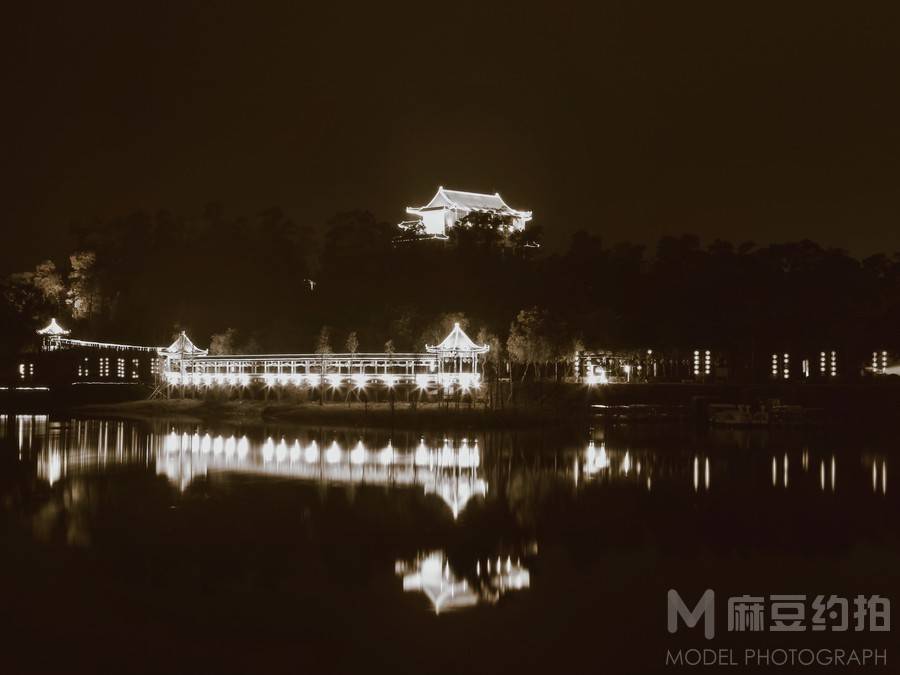 夜景模特