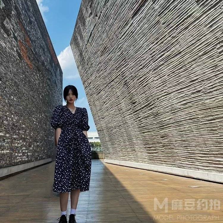 校园模特