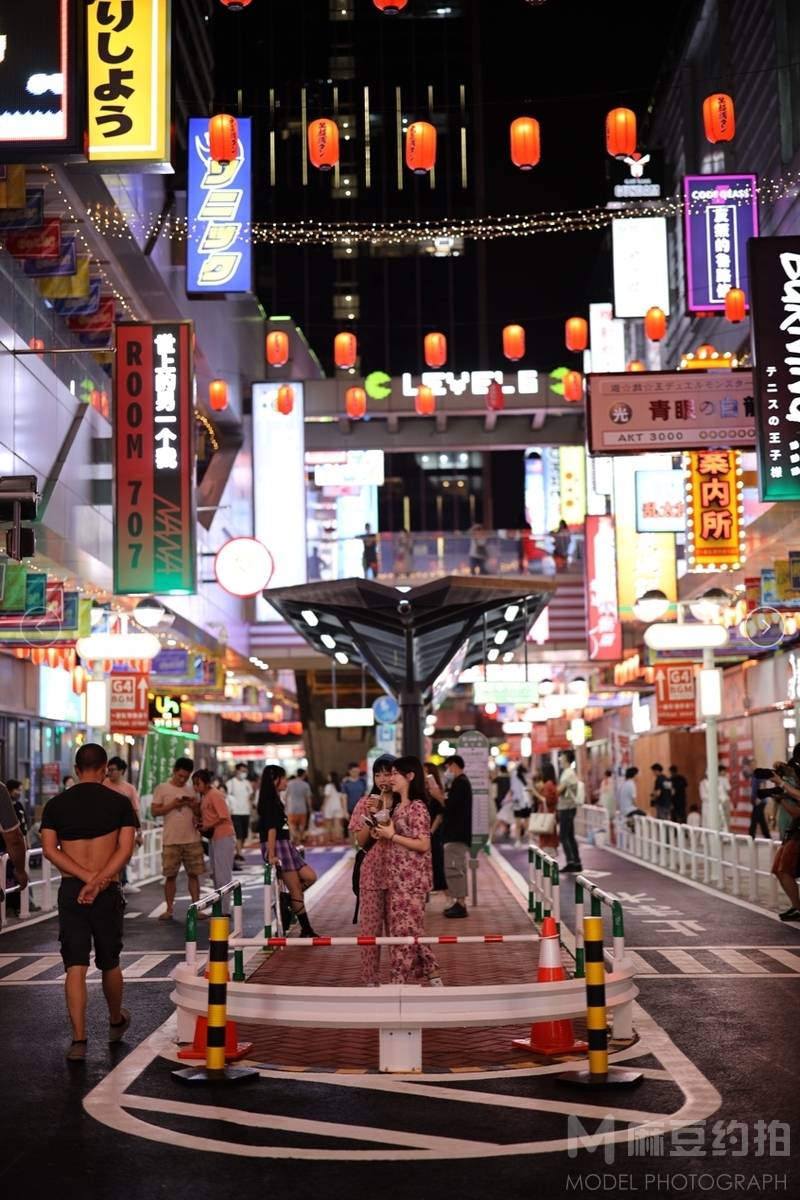 夜景模特