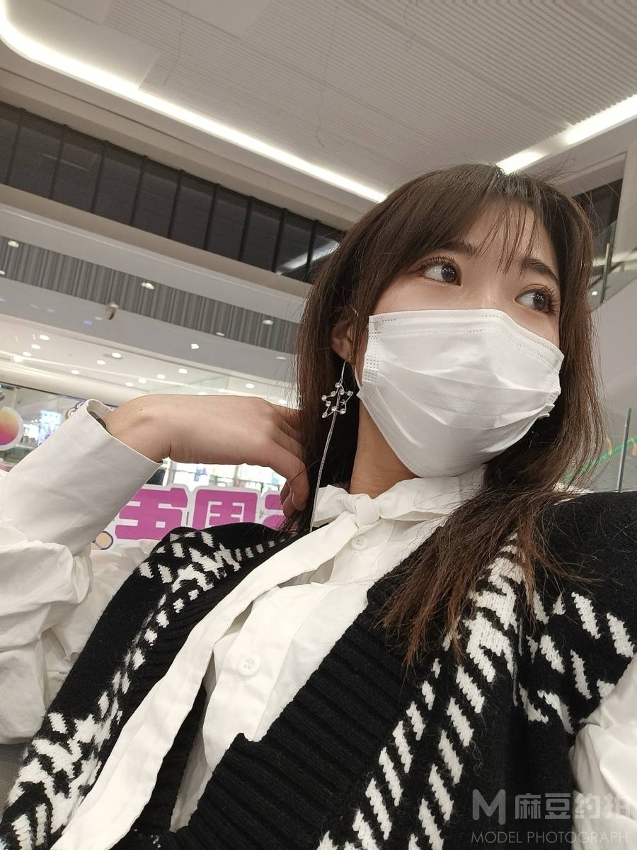黑白模特