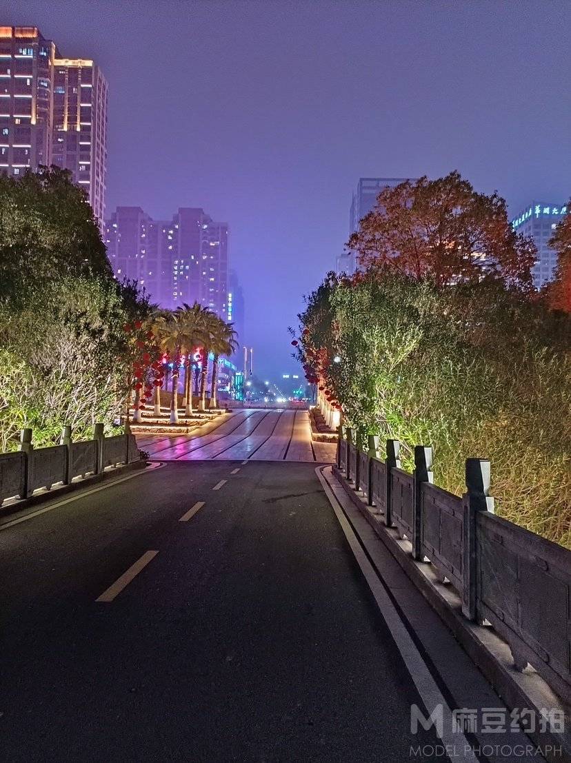 夜景模特