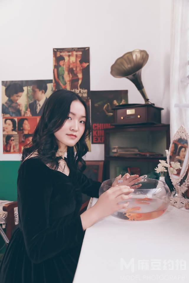 情绪模特