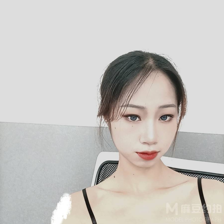 黑白模特