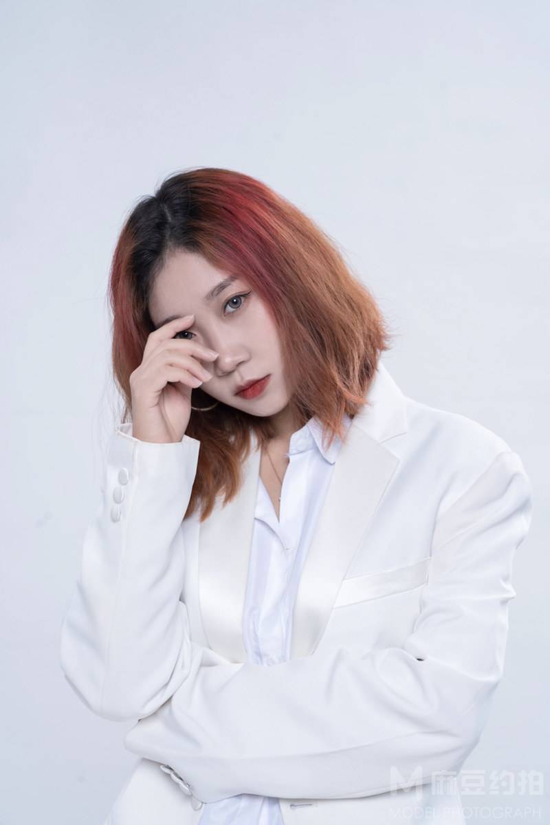 情绪模特