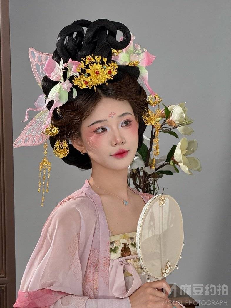 妆容模特