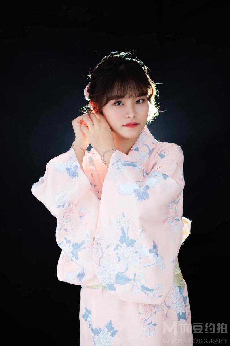 妆容模特
