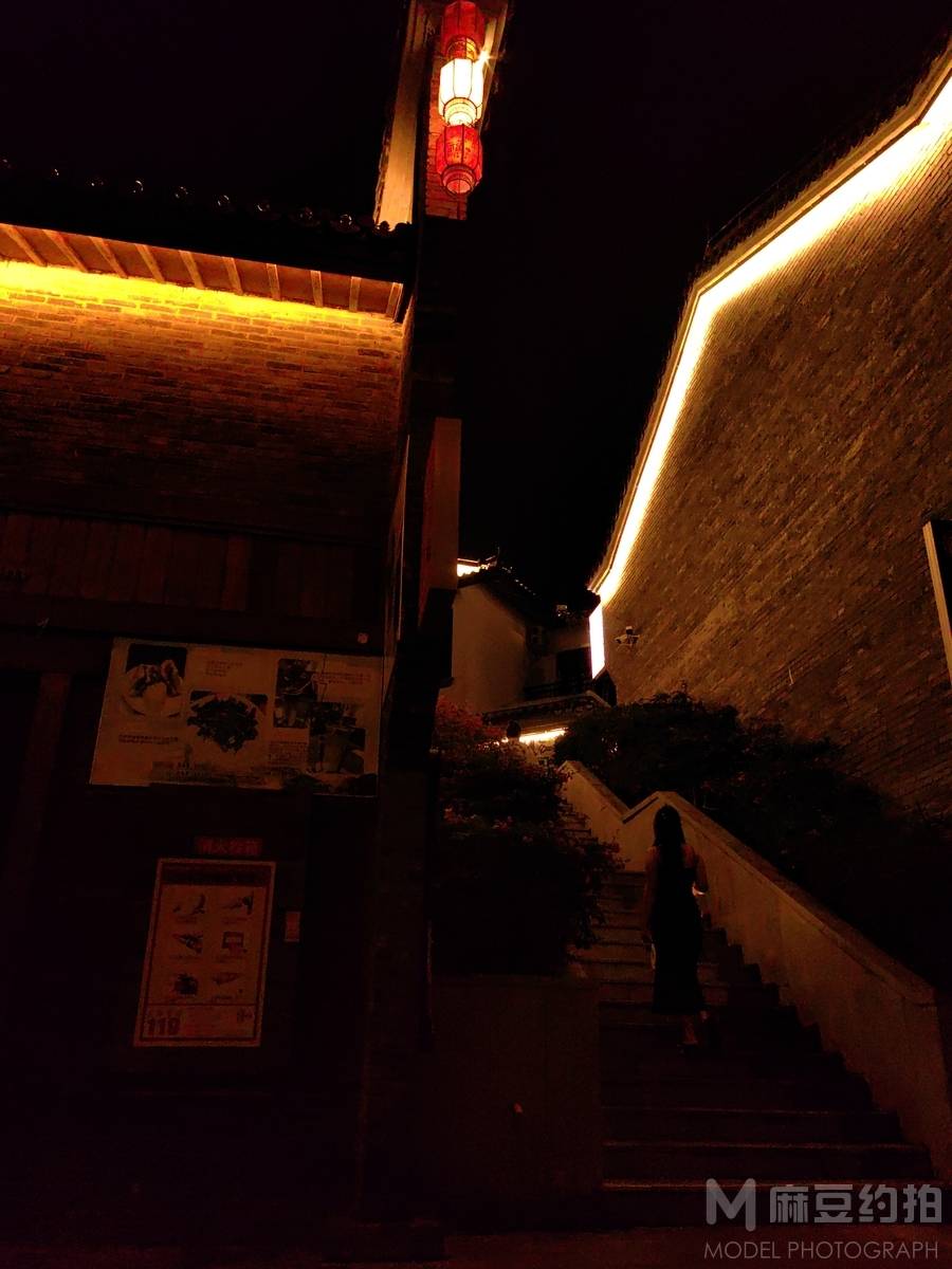 夜景模特