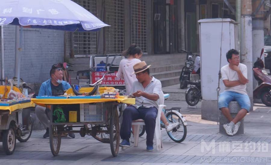 情绪模特