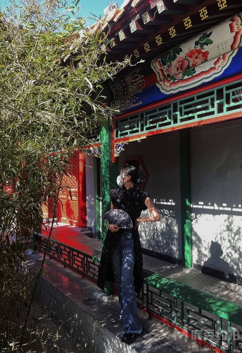 黑白模特