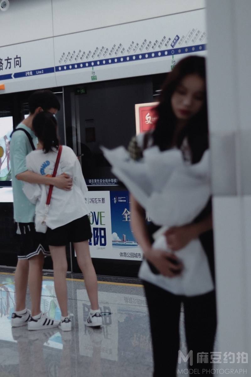 情绪模特