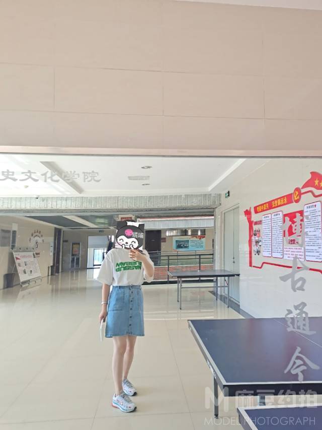 校园模特