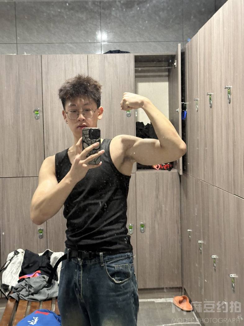 黑白模特