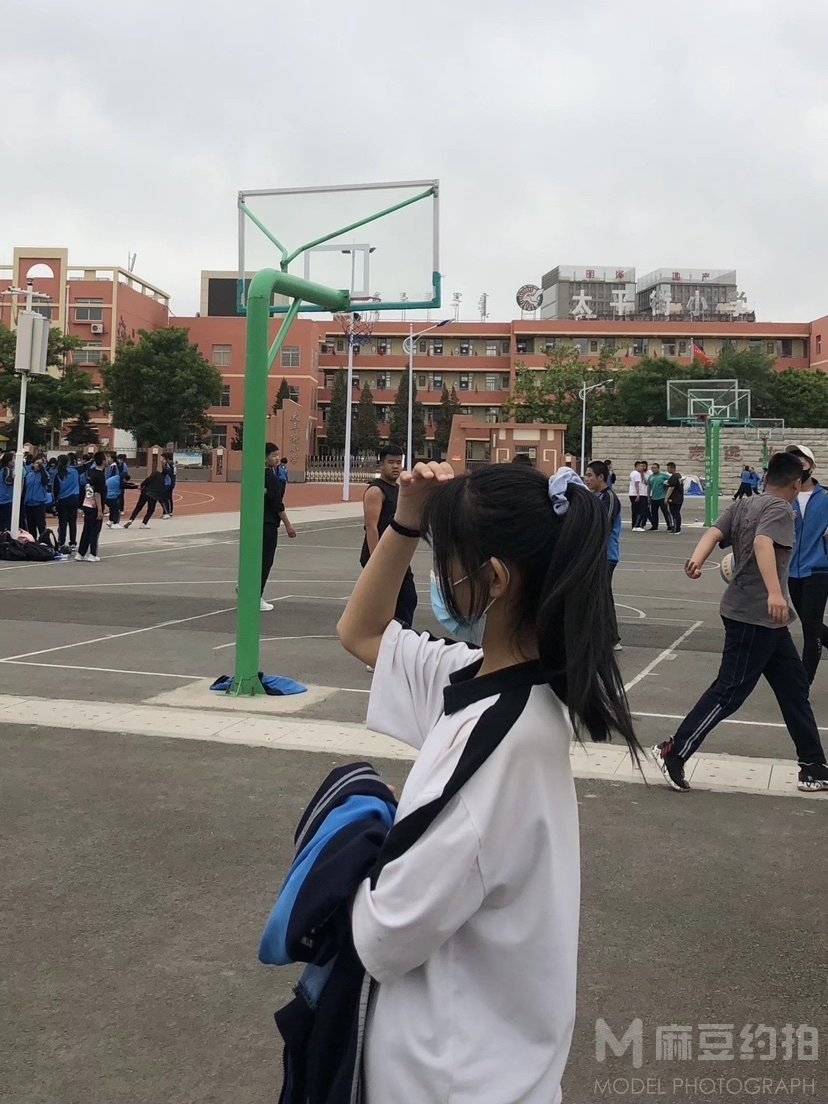 校园模特
