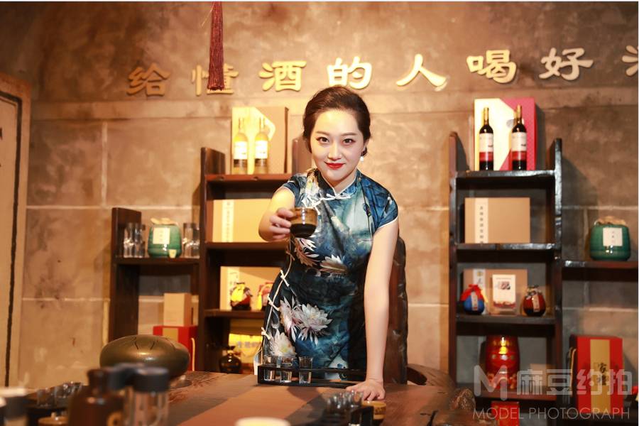 情绪模特