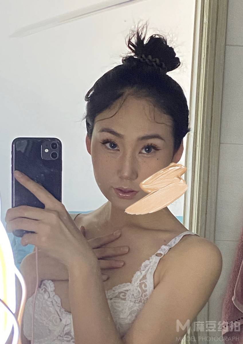 妆容模特