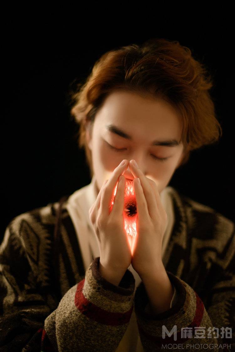 情绪模特