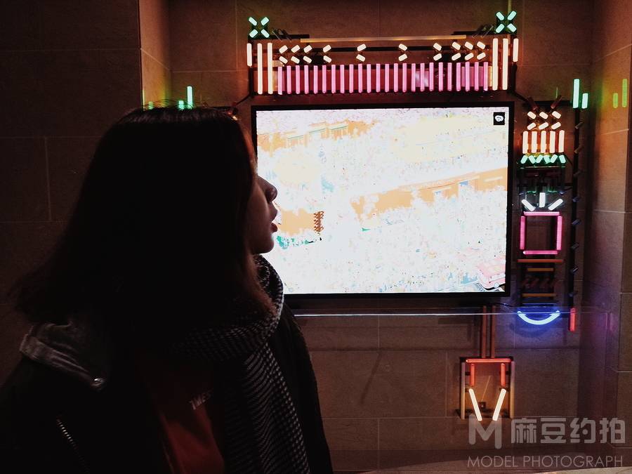情绪模特