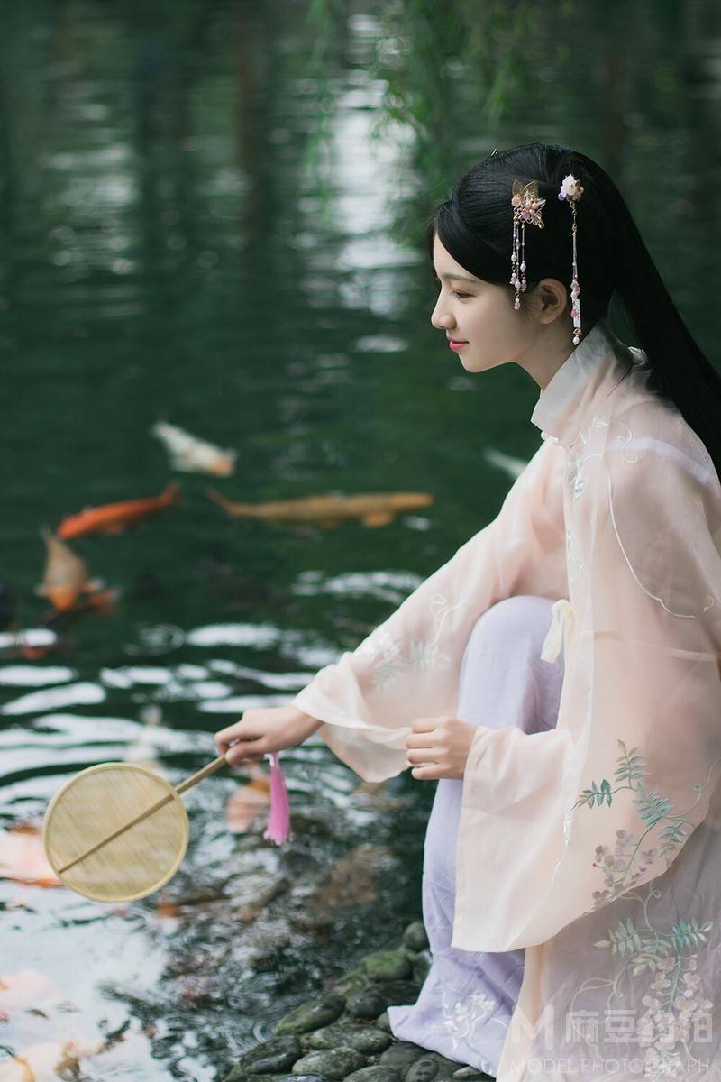 汉服模特
