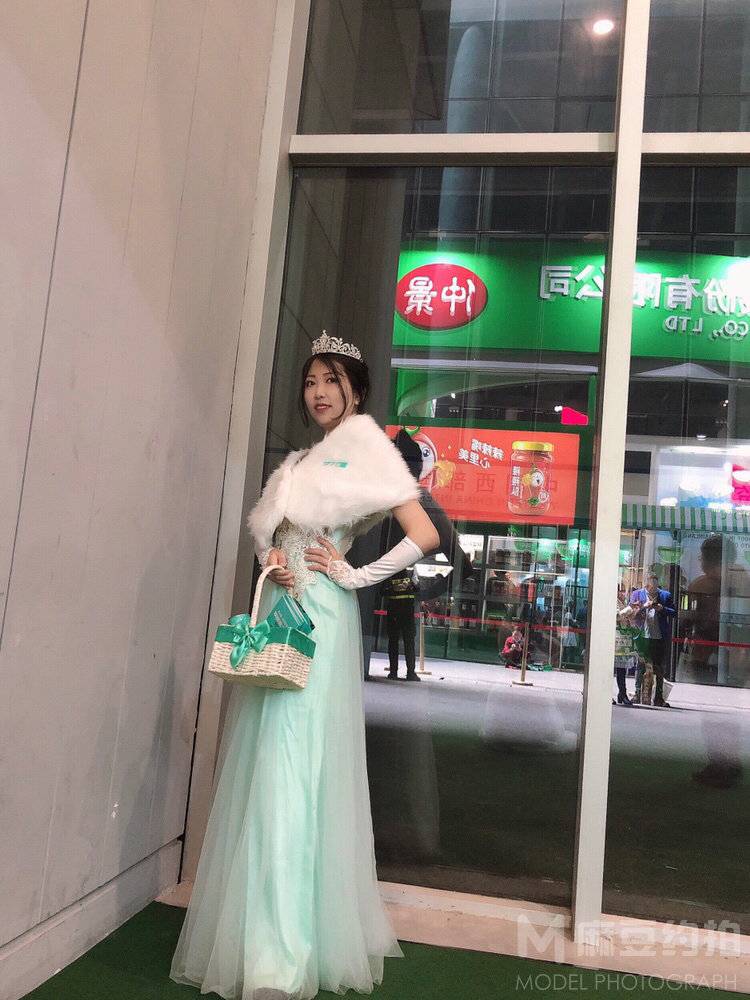 清新模特