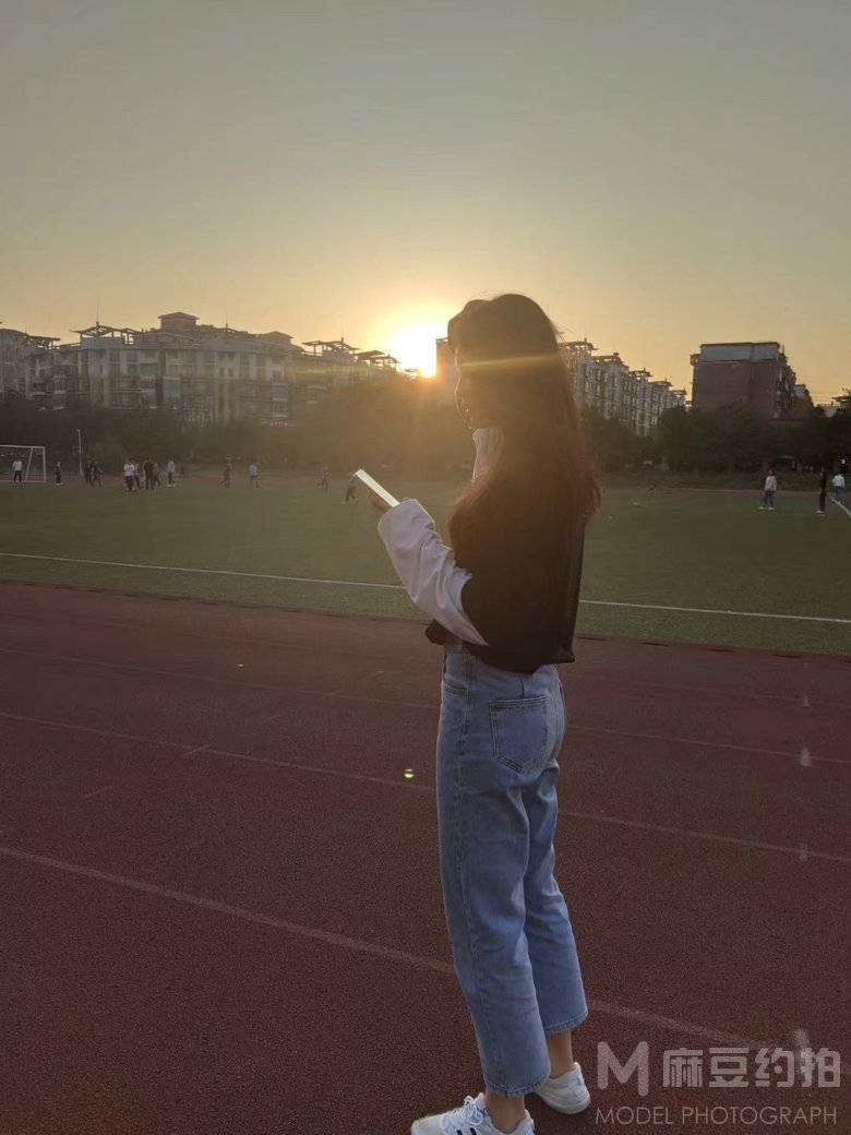 校园模特