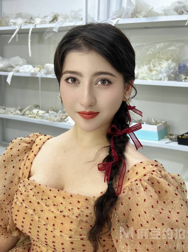 妆容模特