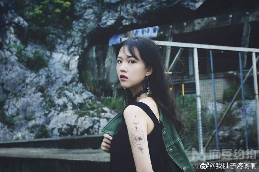 情绪模特