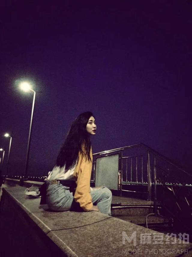 夜景模特