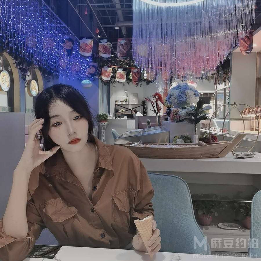 情绪模特