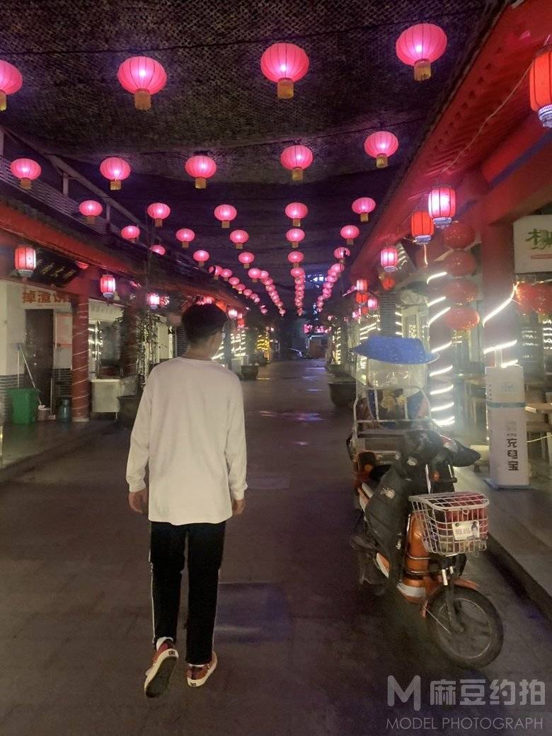 黑白模特