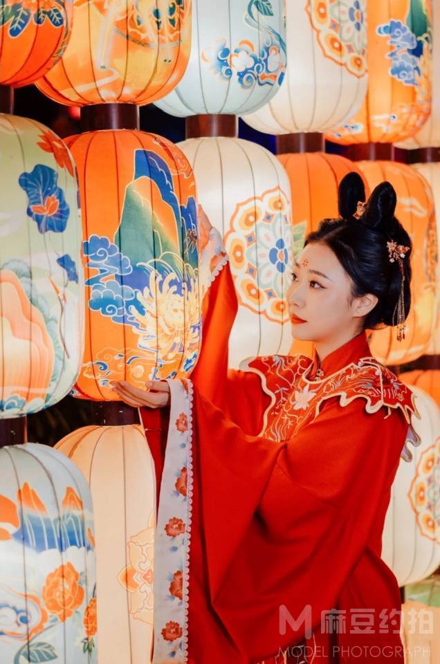 汉服模特