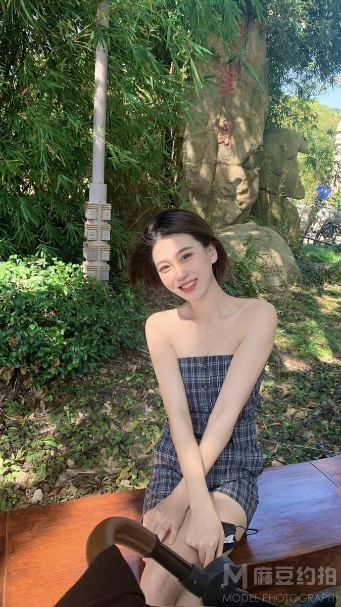 黑白模特