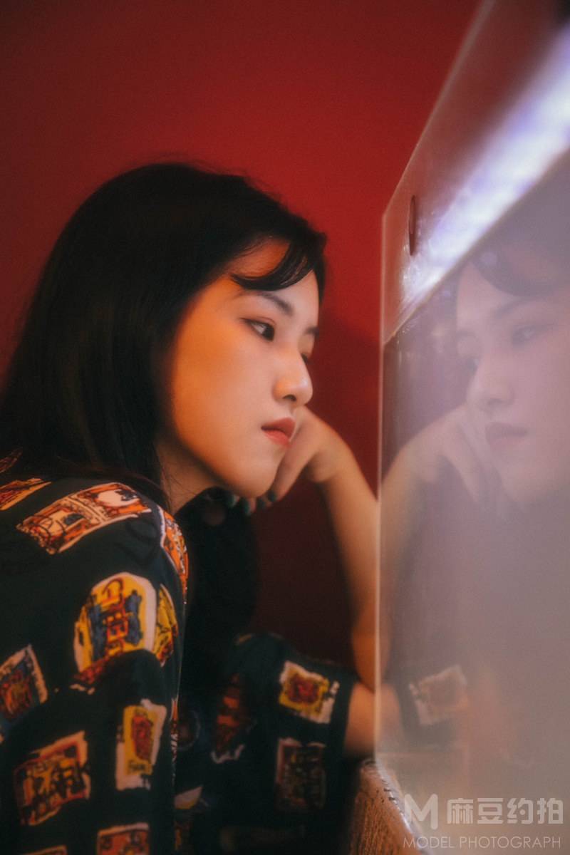 情绪模特