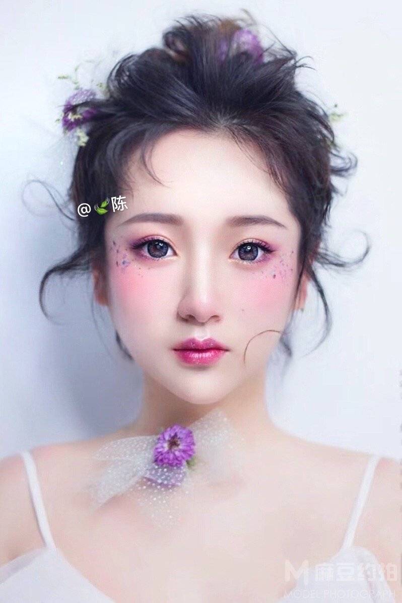 妆容模特