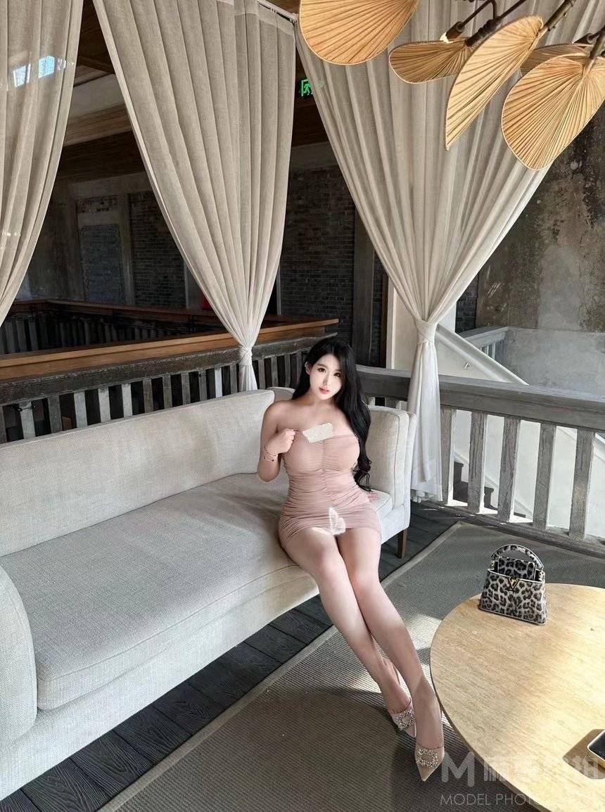 宝丽来模特