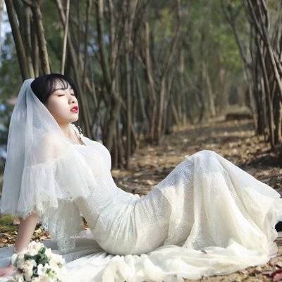 黑白模特