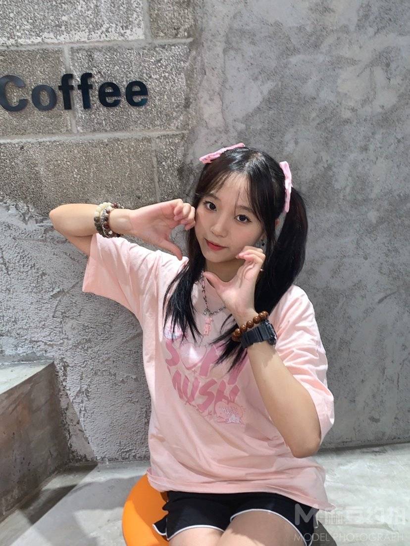 清新模特