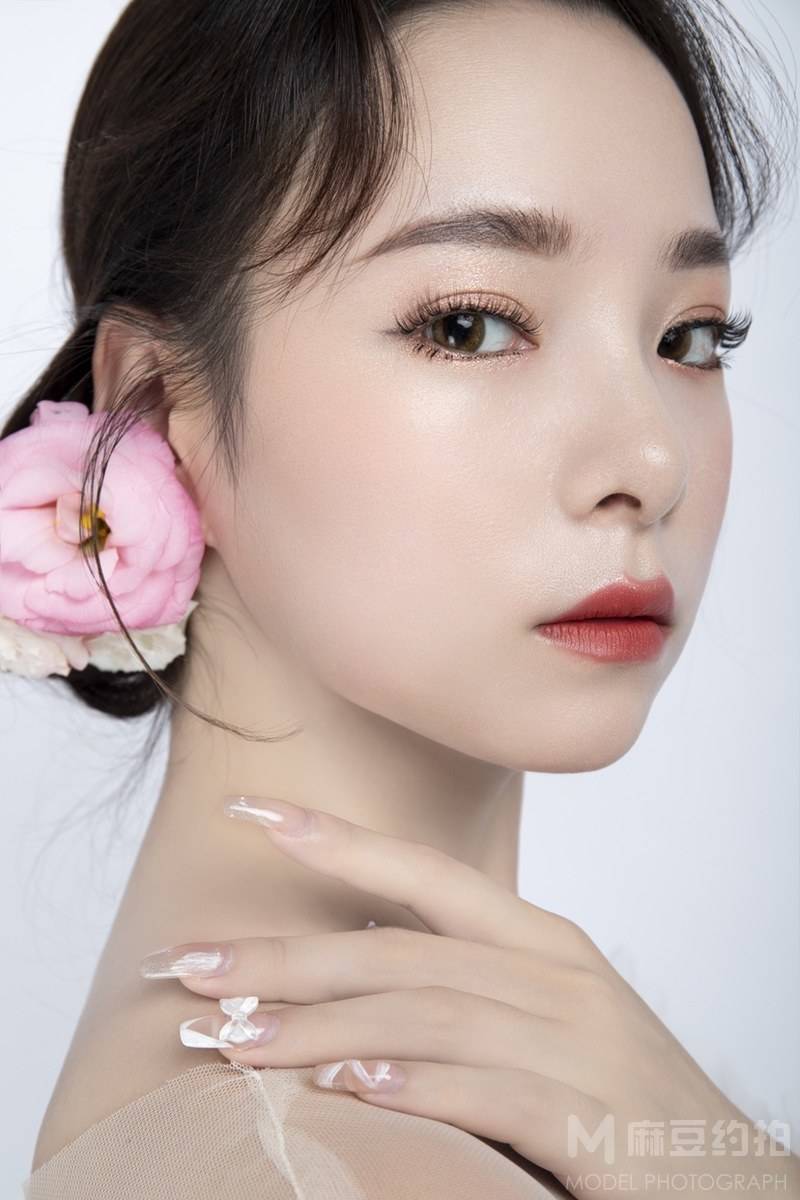 妆容模特