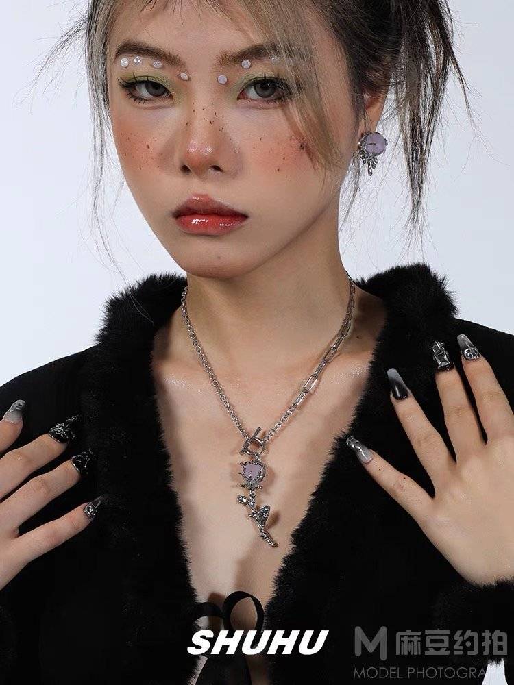 暗黑模特