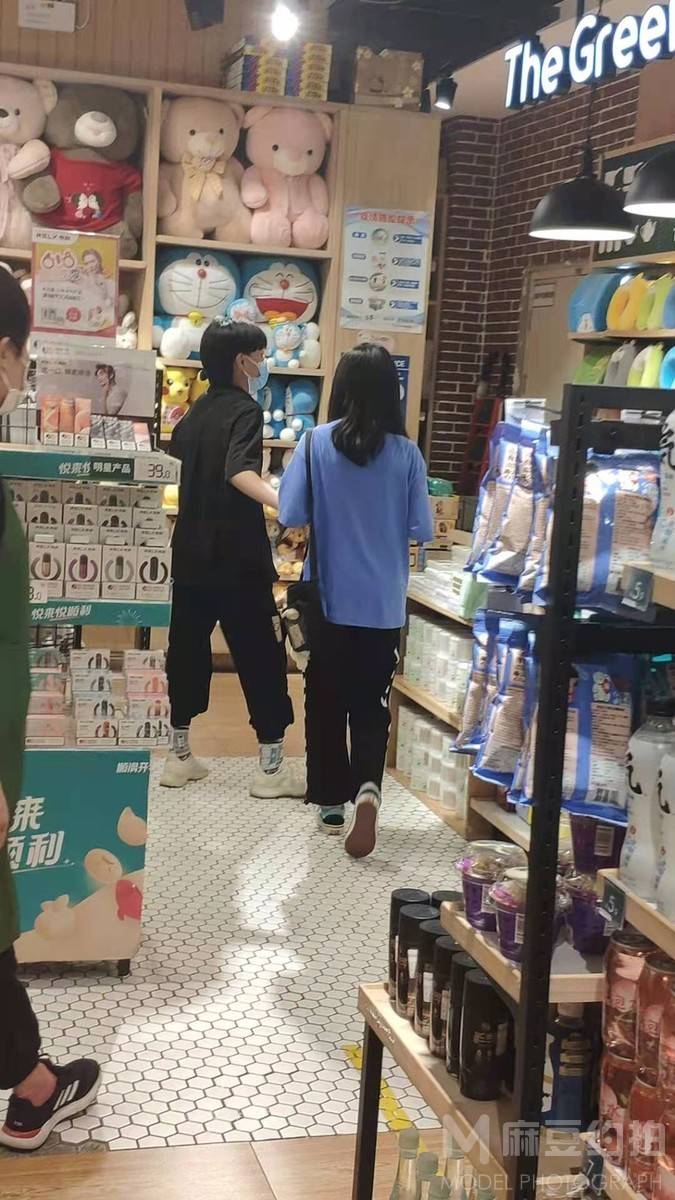 校园模特