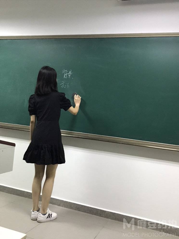 校园模特