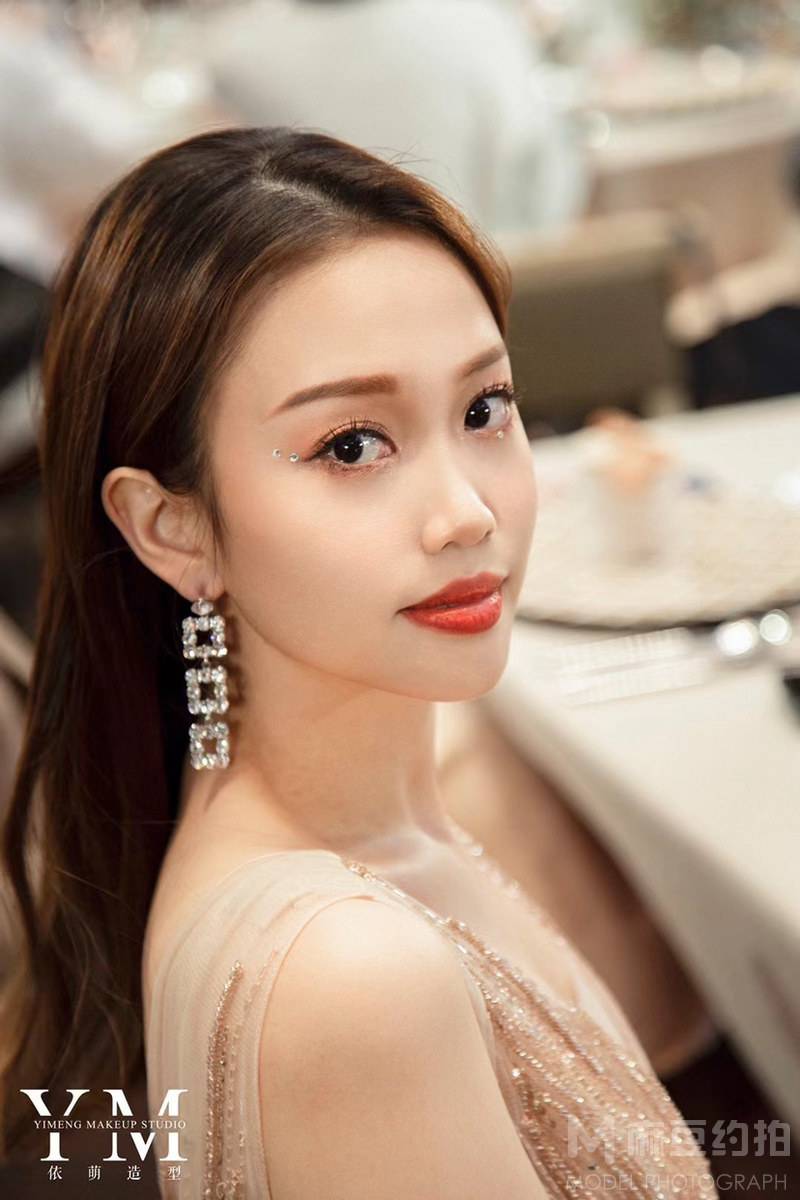 妆容模特